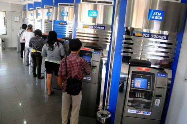 Cara Cek Riwayat Transaksi Lewat ATM BCA