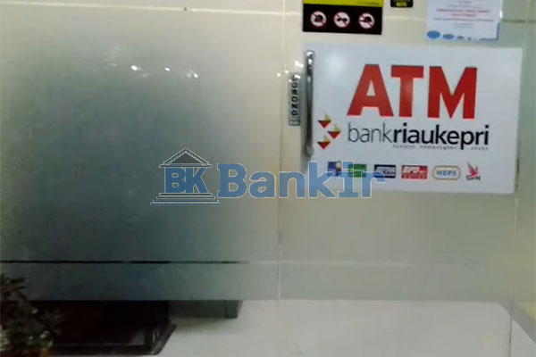 Datang ke ATM Bank Riau Kepri Syariah